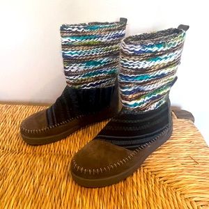 Toms suede and wool boots tribal design NWOT